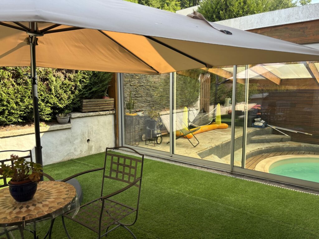 Maison avec piscine intérieure